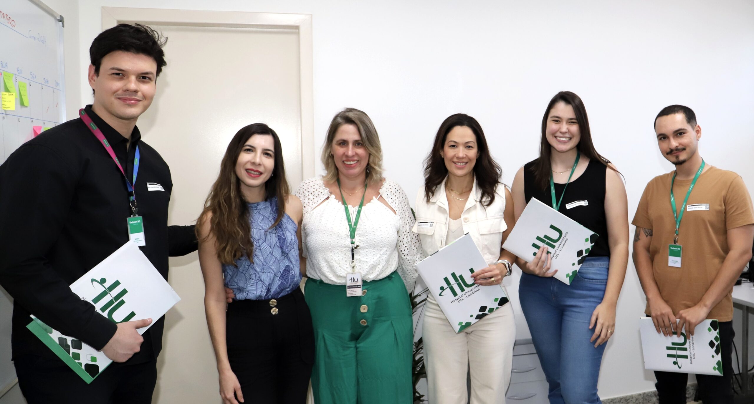 Foto conjunta entre as equipes de Comunicação do HU e Unimed. 